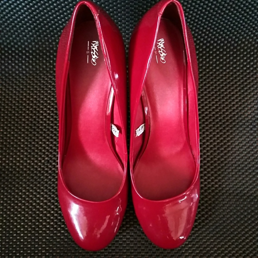 Candy Apple Red Pumps